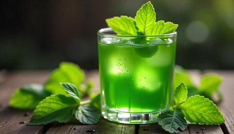Brennesselsaft mit Blattdeko
